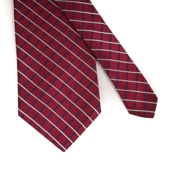 Apple‎ Red Brooks Brothers Makers White and Blue Diagonal Stripe Silk Tie​ - Picture 2 of 4